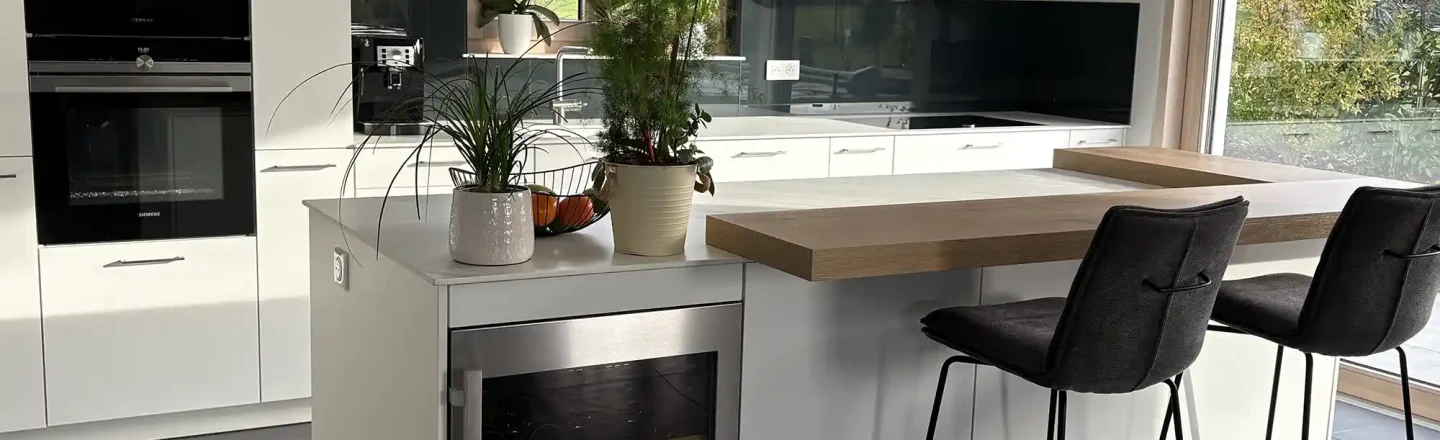 Cuisine aménagée dans une maison neuve à Moernach