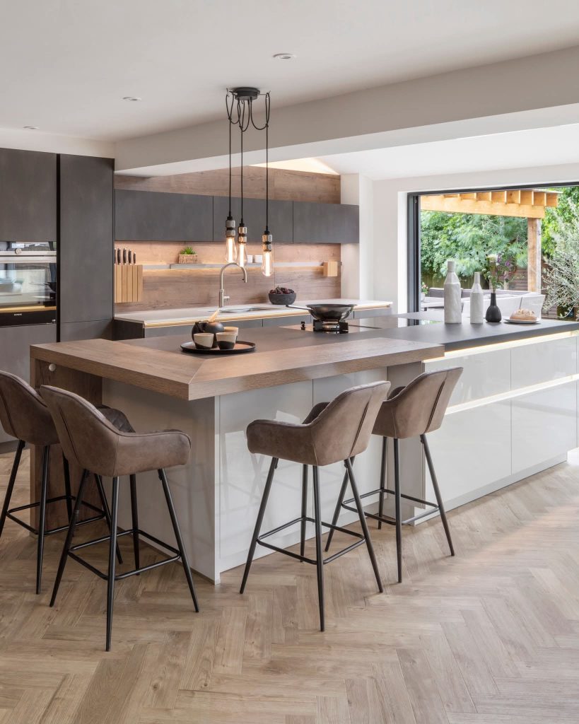 Cuisine design en bois naturel à Waldighofen : élégance et authenticité