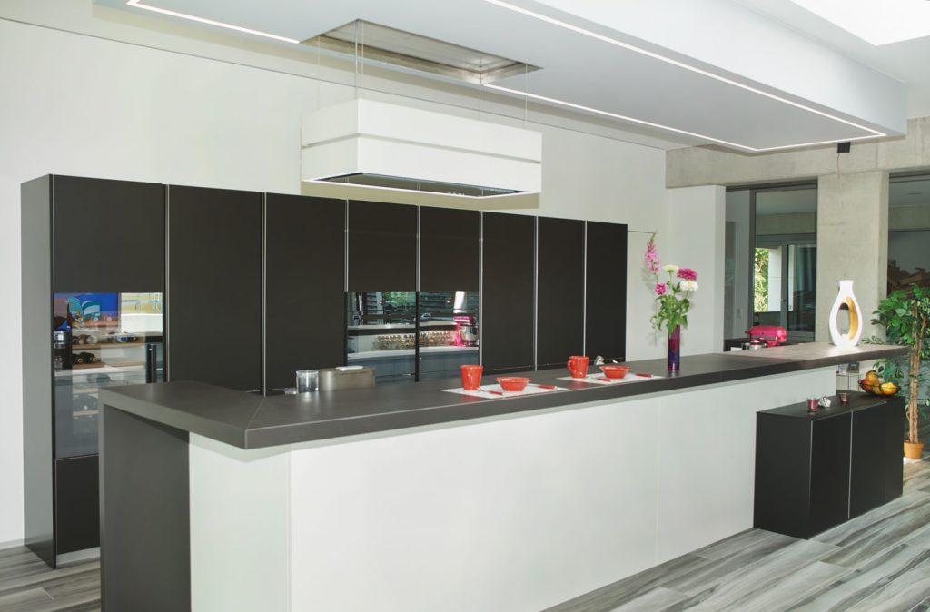 Cuisine design sur mesure avec accompagnement haut de gamme à Ferrette dans le Sundgau