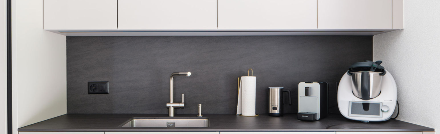 Cuisine contemporaine sur-mesure avec électroménager intégré à Danjoutin proche de Belfort