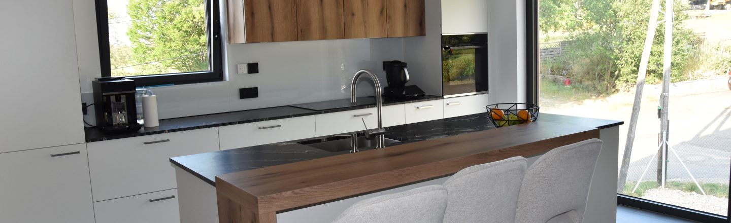 Installation d&rsquo;une cuisine avec plan de travail en granit à Moernach proche de Ferrette